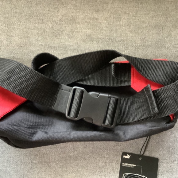 Puma Surface Sling Pack NWT - Picture 4 of 5